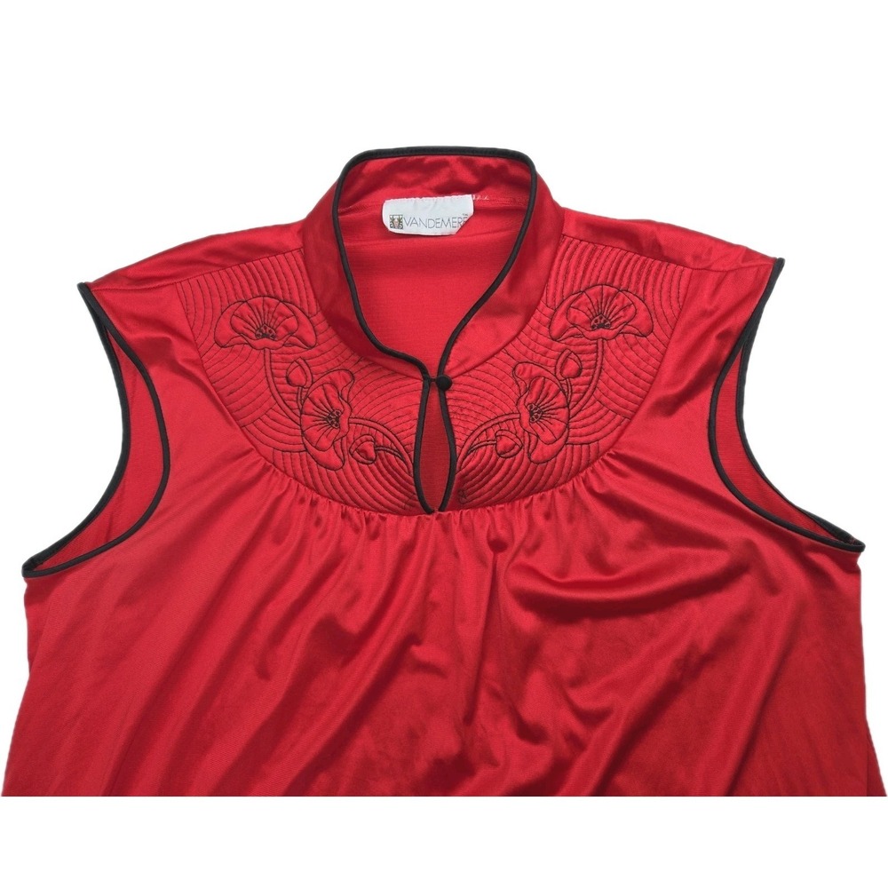 Vintage Mandarin Asian Embroidered Red Poppies Long Nightgown 1970s Vandemere XL